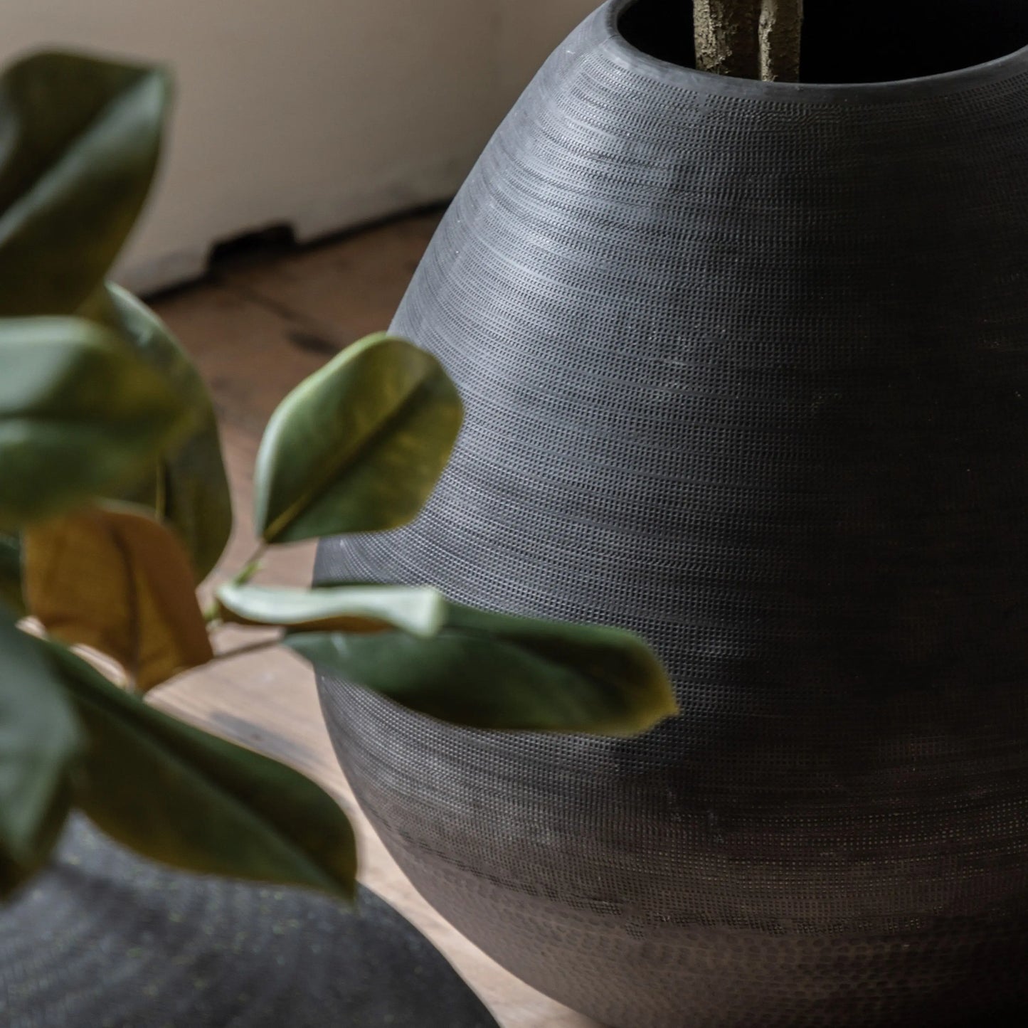 Artistic Aluminium  vase Chatai